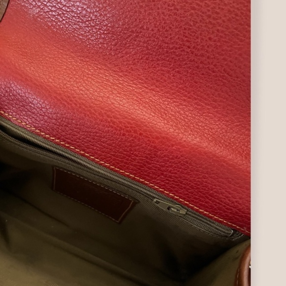 Vintage Coach Sheridan bag in red with brown trim - Picture 6 of 11